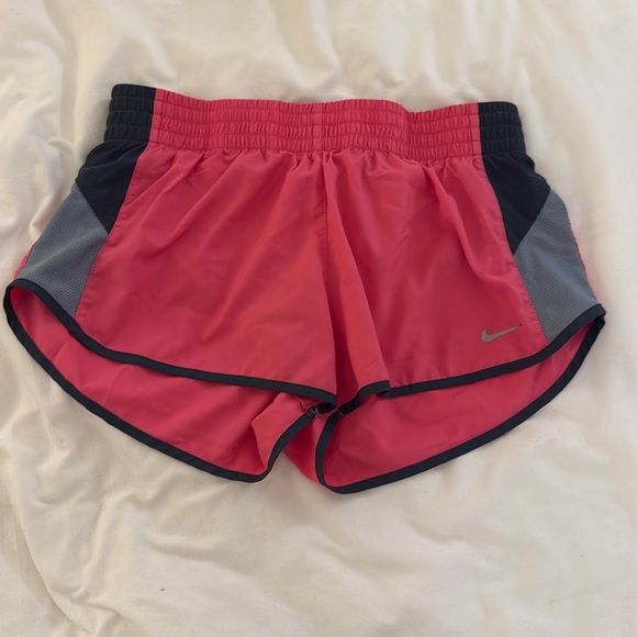 Nike running shorts - Picture 1 of 2